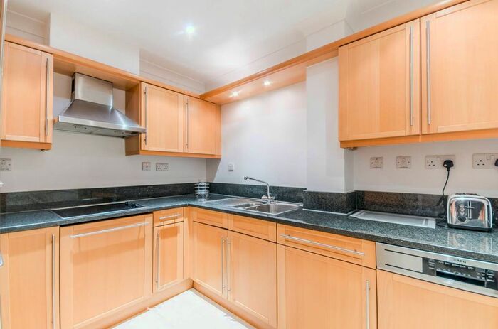 2 Bedroom Flat To Rent In Dover Street, Mayfair, London, W1S