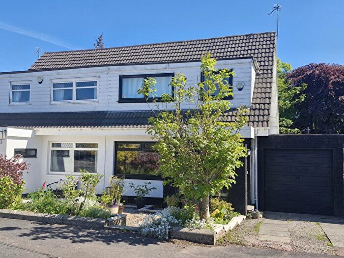 3 Bedroom Semi-Detached House For Sale In Parkview Drive, Stepps, G33