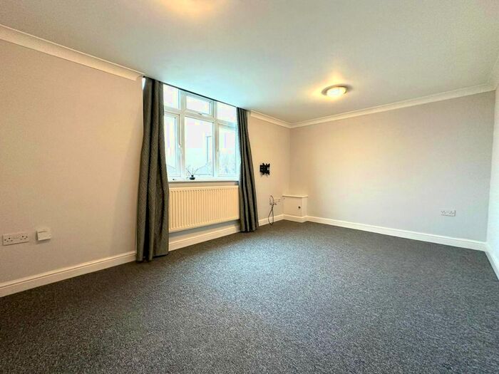 2 Bedroom Maisonette To Rent In Fleece Road, Long Ditton, Surbiton, KT6