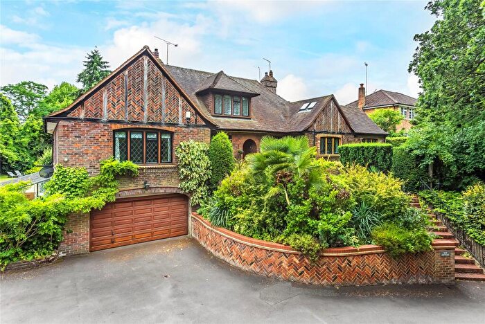 5 Bedroom Detached House For Sale In Wych Hill Lane, Woking, Surrey, GU22