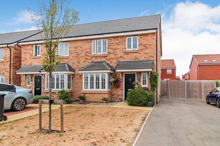 3 Bedroom Semi-Detached House For Sale In Mason Road, Shortstown, MK42