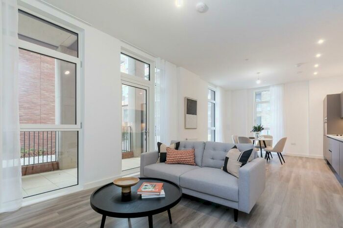 2 Bedroom Duplex To Rent In Thunderer Street, London, E13