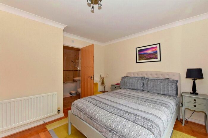5 Bedroom Link Detached House For Sale In Pendenza, Cobham, Surrey, KT11