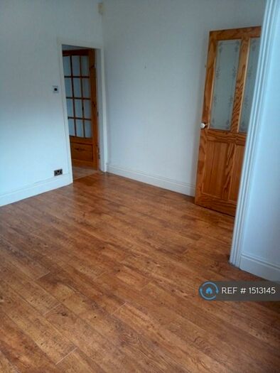 2 Bedroom Terraced House To Rent In Two Trees Lane, Denton, Manchester, M34