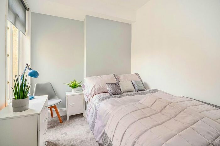 5 Bedroom Detached House To Rent In Bradford Road, Southsea, Hampshire PO5