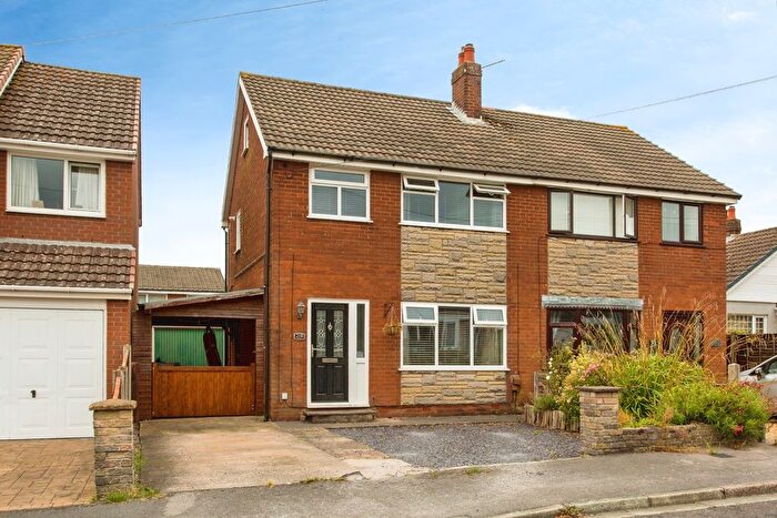 3 Bedroom Semi-Detached House For Sale In Bristol Avenue, Farington, Leyland, Lancashire, PR25