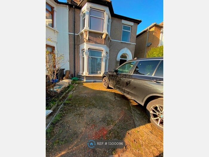 3 Bedroom Semi-Detached House To Rent In Dalkeith Road, Ilford, IG1