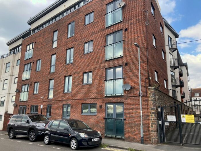 1 Bedroom Flat To Rent In Waterloo Road, St. Philips, Bristol, BS2