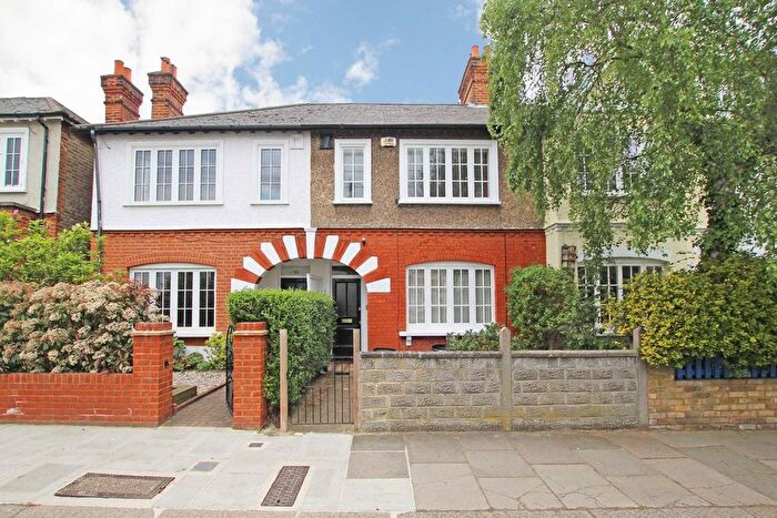 3 Bedroom Property To Rent In Grena Road, Richmond, TW9