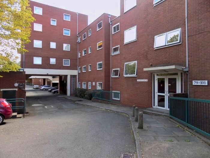 2 Bedroom Flat To Rent In Moulton Court, Moulton Rise, Luton, Bedfordshire, LU2