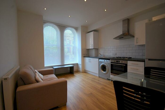 1 Bedroom Flat To Rent In Osborne Road, Levenshulme, Manchester, M19