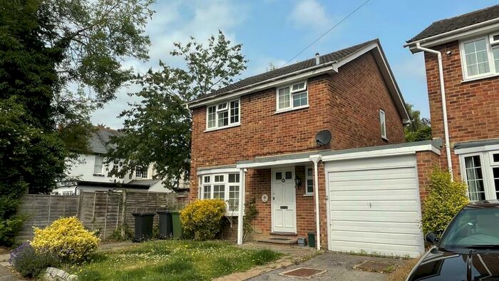 3 Bedroom Semi-Detached House To Rent In Windlesham, Surrey, GU20