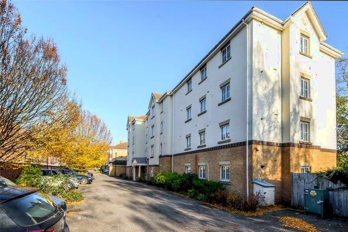 2 Bedroom Apartment To Rent In Woking, GU22