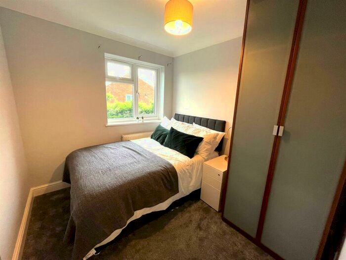 1 Bedroom Detached House To Rent In Henniker Gate, Chelmsford, CM2