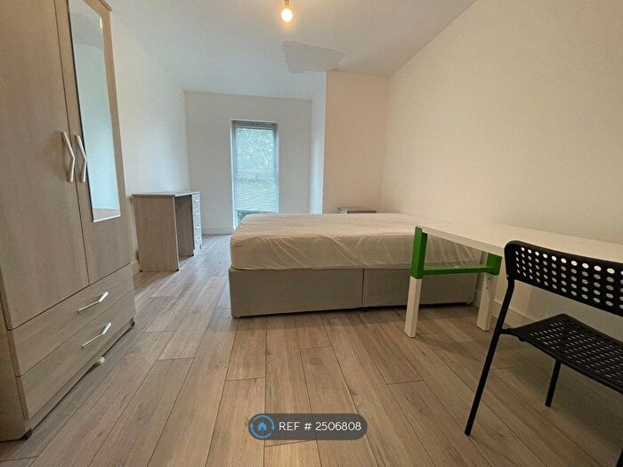 2 Bedroom Flat To Rent In The Balbirs, Southampton, SO17