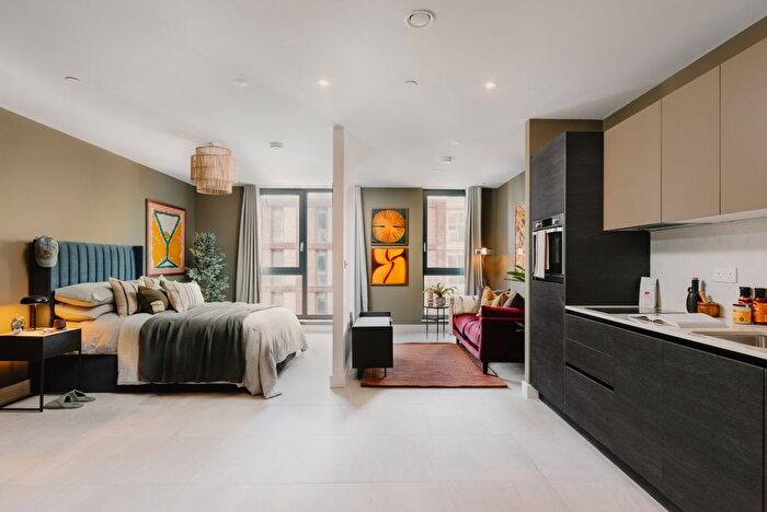 Studio To Rent In Hove Central, Boulevard Place Brighton, BN3