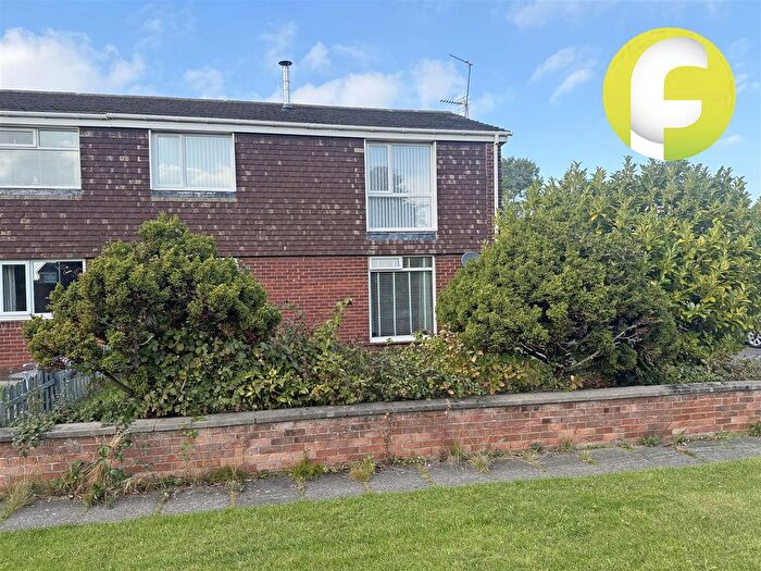 2 Bedroom Flat For Sale In Langholm Avenue, North Shields, NE29