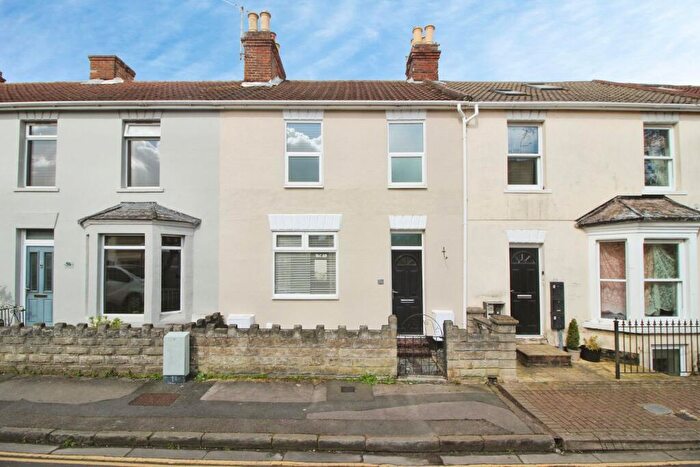 3 Bedroom Terraced House For Sale In North Street, Swindon, SN1