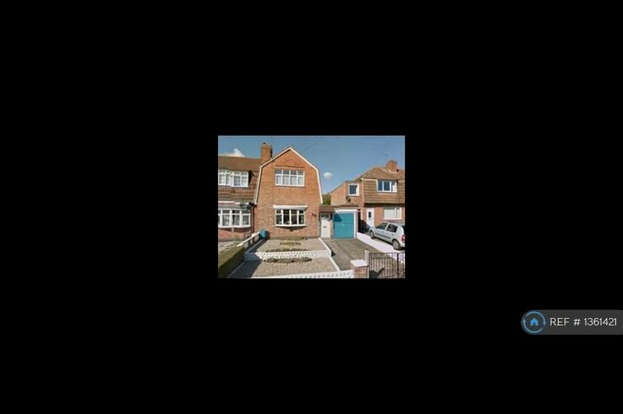 2 Bedroom Semi-Detached House To Rent In Martin Avenue, Oadby, LE2