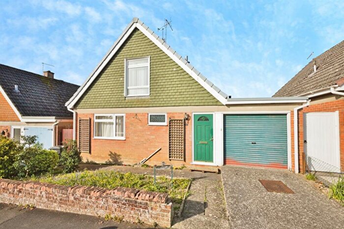 3 Bedroom Bungalow For Sale In Burroughes Avenue, Yeovil, BA21