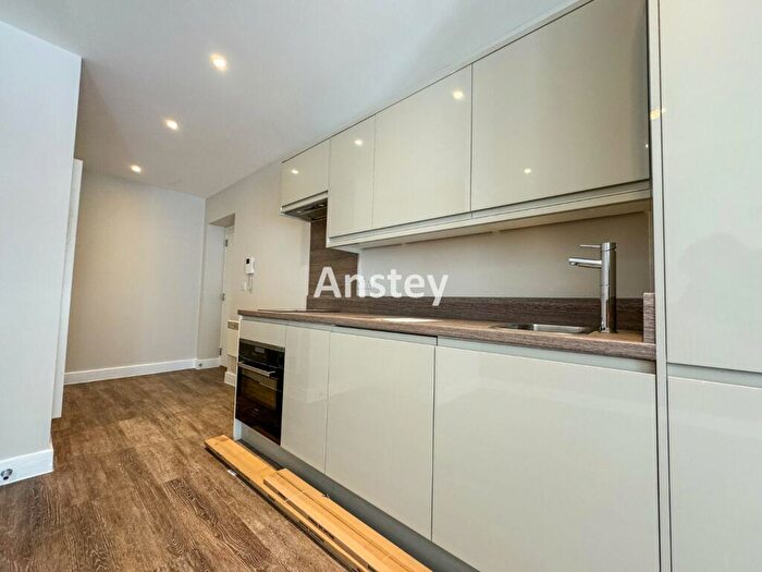 1 Bedroom Flat To Rent In Canute Road, Southampton, Hampshire, SO14