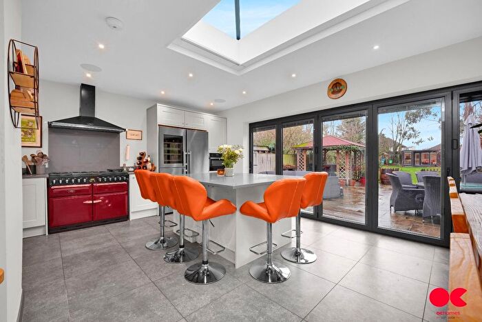 4 Bedroom Semi-Detached House For Sale In Ardleigh Green Road, Hornchurch, RM11