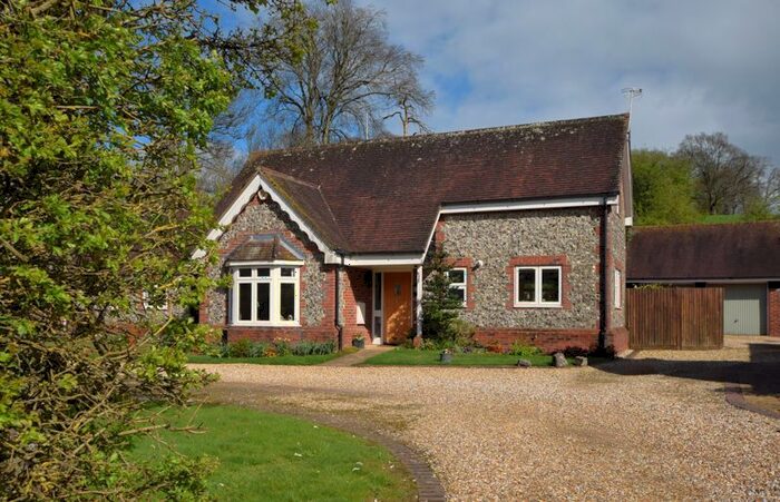 3 Bedroom Detached House For Sale In Gosport Road, East Tisted, Alton, GU34