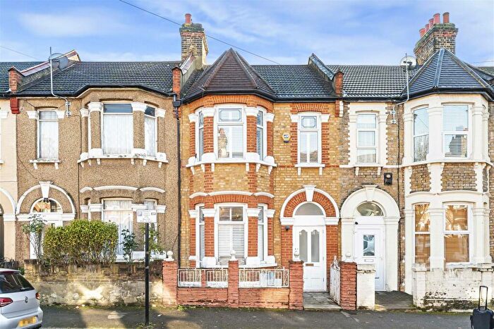 3 Bedroom Terraced House To Rent In Wesley Road, Leyton, London, E10