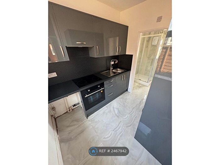 2 Bedroom Bungalow To Rent In Humberstone Lane, Leicester, LE4