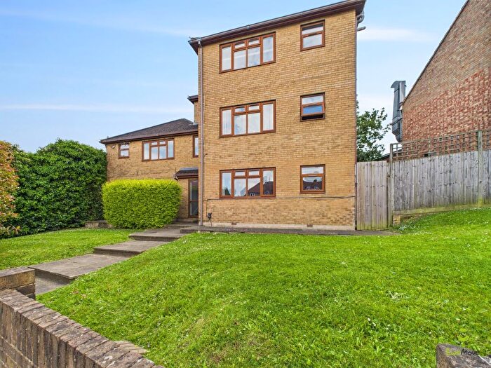 2 Bedroom Flat To Rent In Mayplace Road East, Bexleyheath, DA7