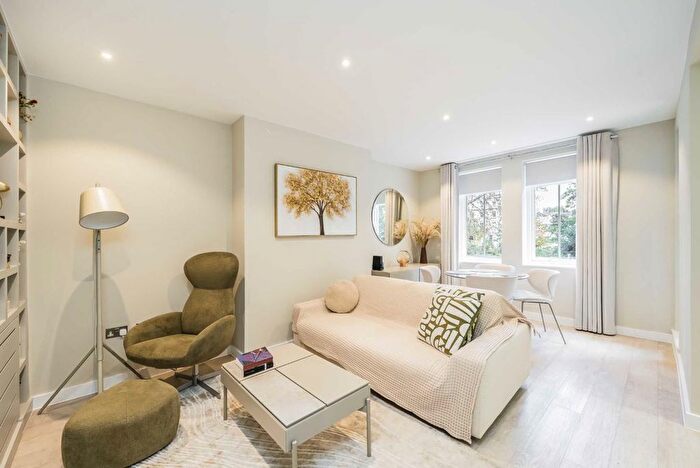 1 Bedroom Flat To Rent In Norland Square, London, W11