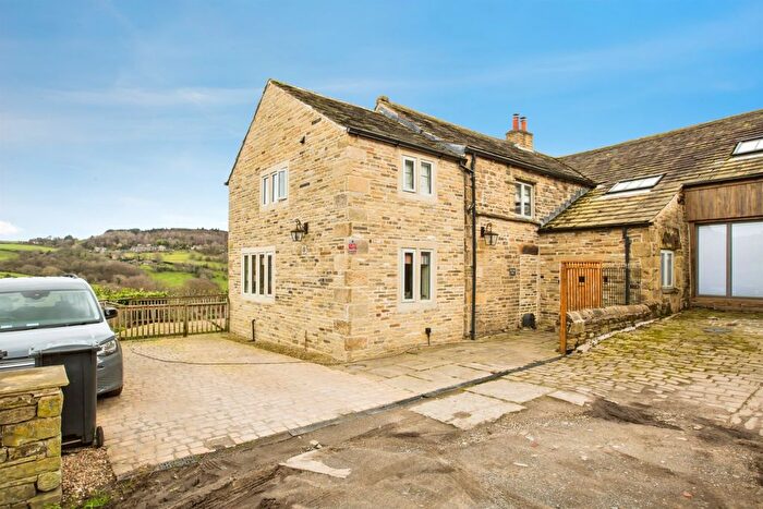 4 Bedroom Link Detached House For Sale In Lee Lane, Halifax, HX3