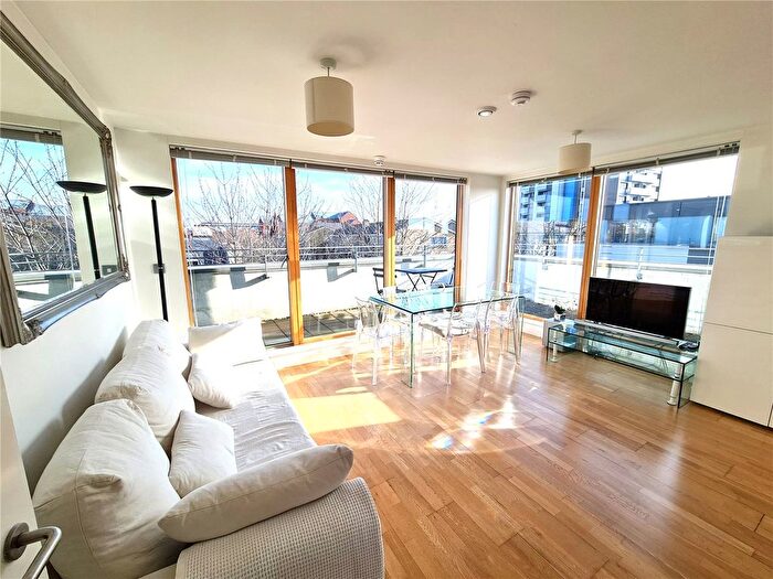 2 Bedroom Flat To Rent In Southern Row, London, W10