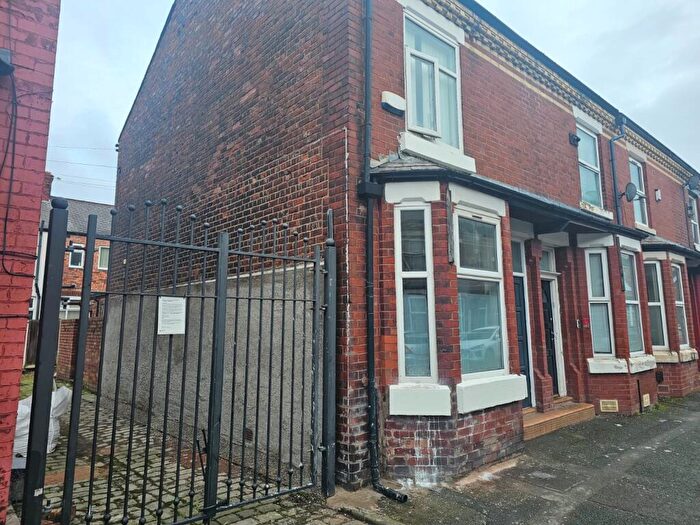 3 Bedroom End Of Terrace House For Sale In Arnside Street, Manchester, M14