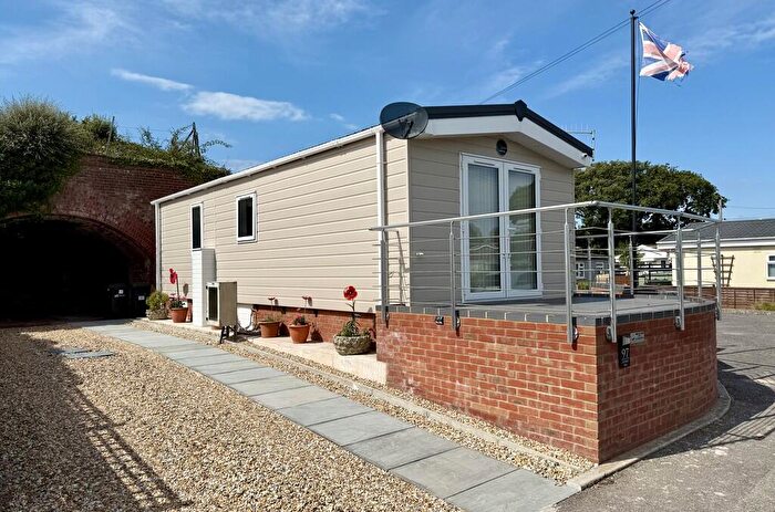 1 Bedroom Mobile Home For Sale In Stokes Bay Road, Alverstoke, Gosport, PO12