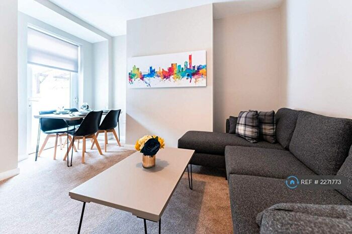 3 Bedroom End Of Terrace House To Rent In Glendore, Salford, M5