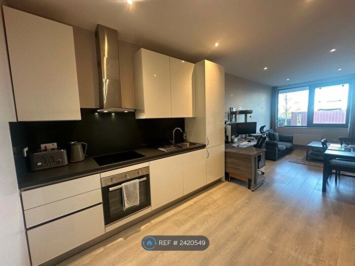 1 Bedroom Flat To Rent In Quilters Way, Stoke Mandeville, Aylesbury, HP22