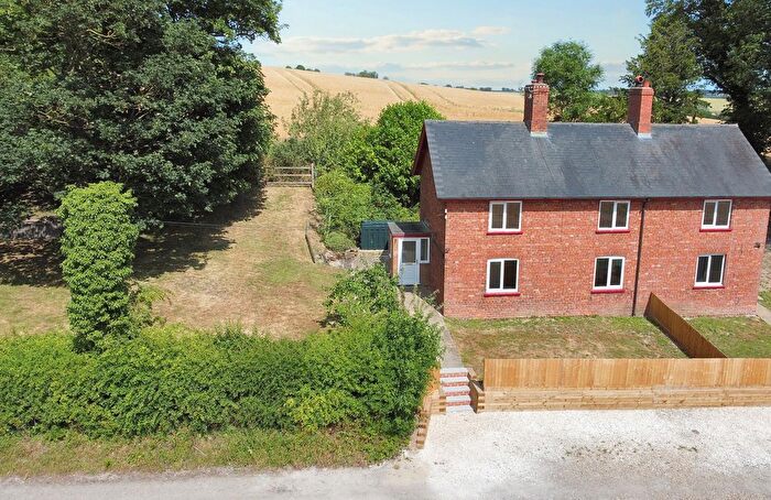 3 Bedroom Semi-Detached House For Sale In Priory Farm Cottages, Orford, LN8