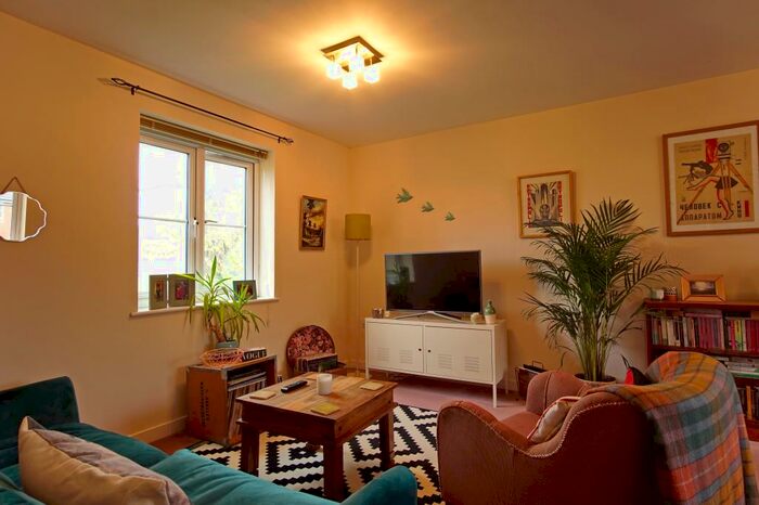 2 Bedroom Flat To Rent In Dickinsons Fields, Bedminster, Bristol, BS3