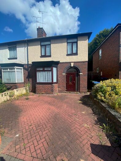 2 Bedroom Property To Rent In Oak Road, West Bromwich, B70