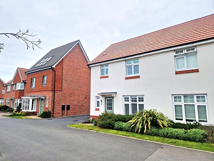 3 Bedroom Semi-detached House To Rent In Cloverfield Place, Newark, NG24