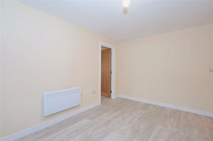 1 Bedroom Flat To Rent In Walton Road, Woking, Surrey, GU21