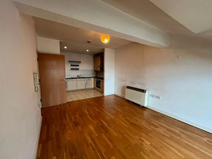 2 Bedroom Flat To Rent In Bridge House, Ducie Street, Manchester, M1