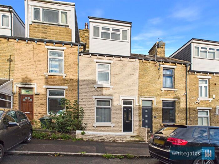 4 Bedroom Terraced House To Rent In Abingdon Street, Bradford, West Yorkshire, BD8