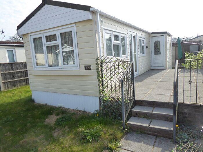 2 Bedroom Park Home For Sale In Warren Farm Park, Warren Lane, Pyrford, Woking, GU22