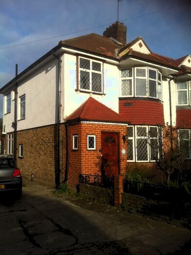 4 Bedroom Semi-Detached House To Rent In Sutton Hall Road, Hounslow, Greater London, TW5