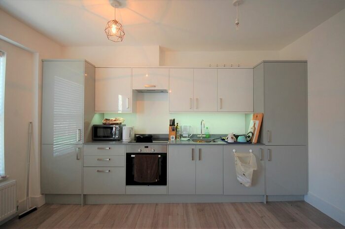1 Bedroom Flat To Rent In Ferme Park Road, Stroud Green, London, N4