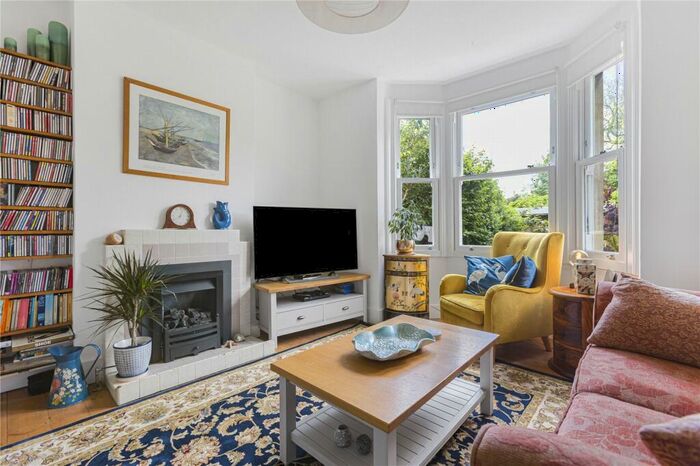 3 Bedroom House To Rent In Vicarage Lane, Grandpont., OX1