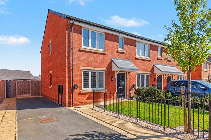 2 Bedroom End Of Terrace House For Sale In Nason Way, Shipston-On-Stour, CV36
