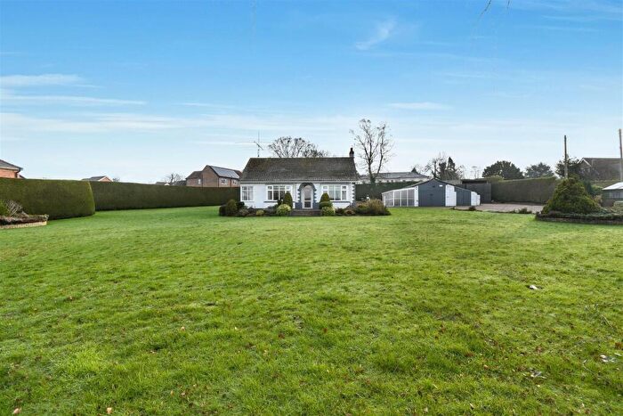 5 Bedroom Bungalow For Sale In Barton Road, Wrawby, Brigg, DN20